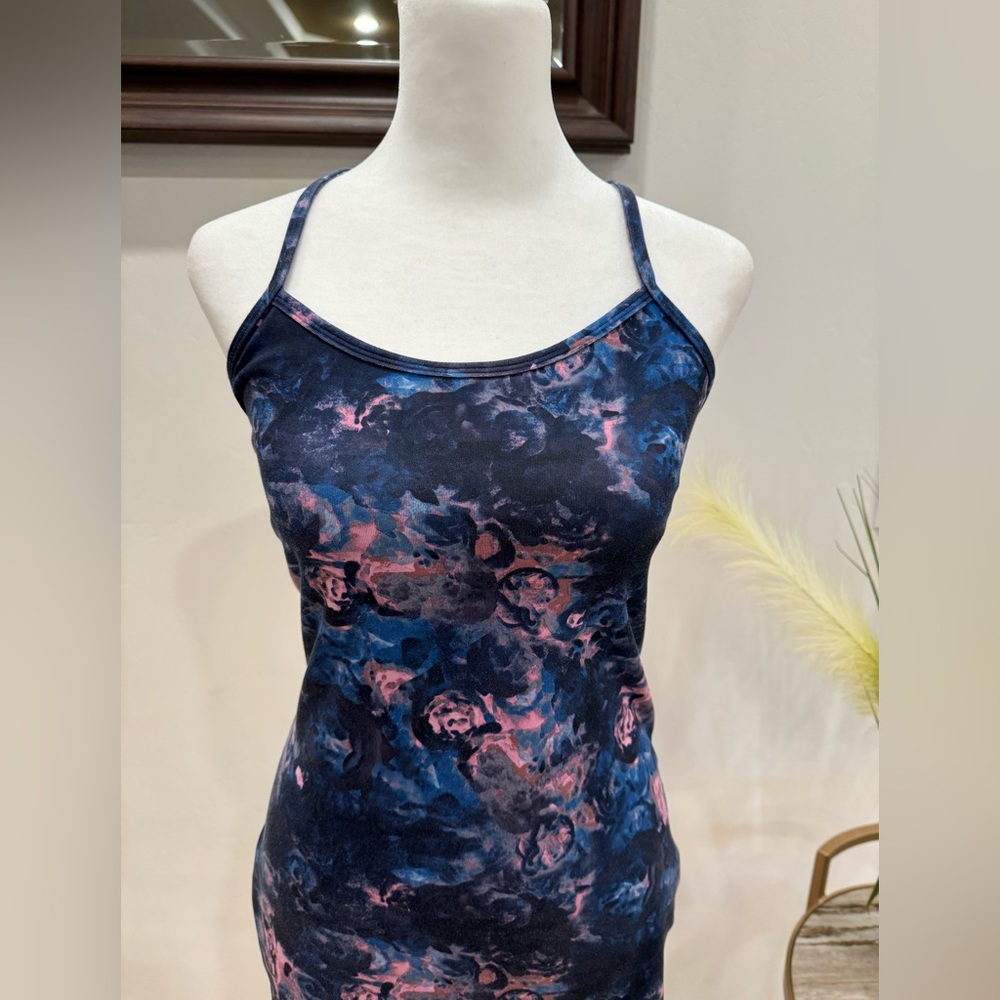 🩷LULULEMON- Women's Power Y Tank with built in bra🩷 - Picture 3 of 7